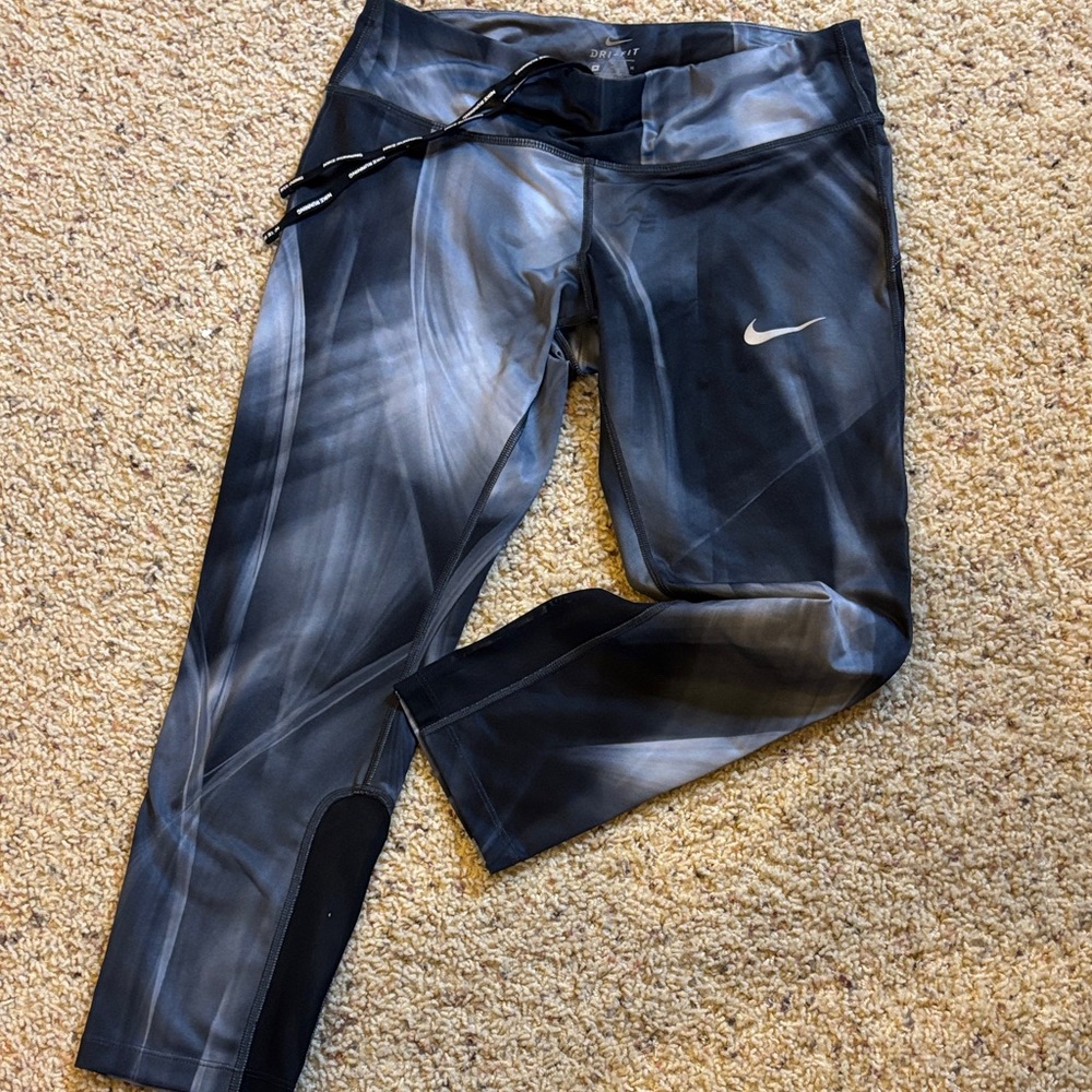 Nike DRI-FIT Black and White Swirl Patterned Running Leggings